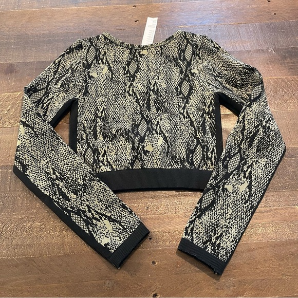 Fabletics Active Long Sleeve‎ Crew - Picture 7 of 7